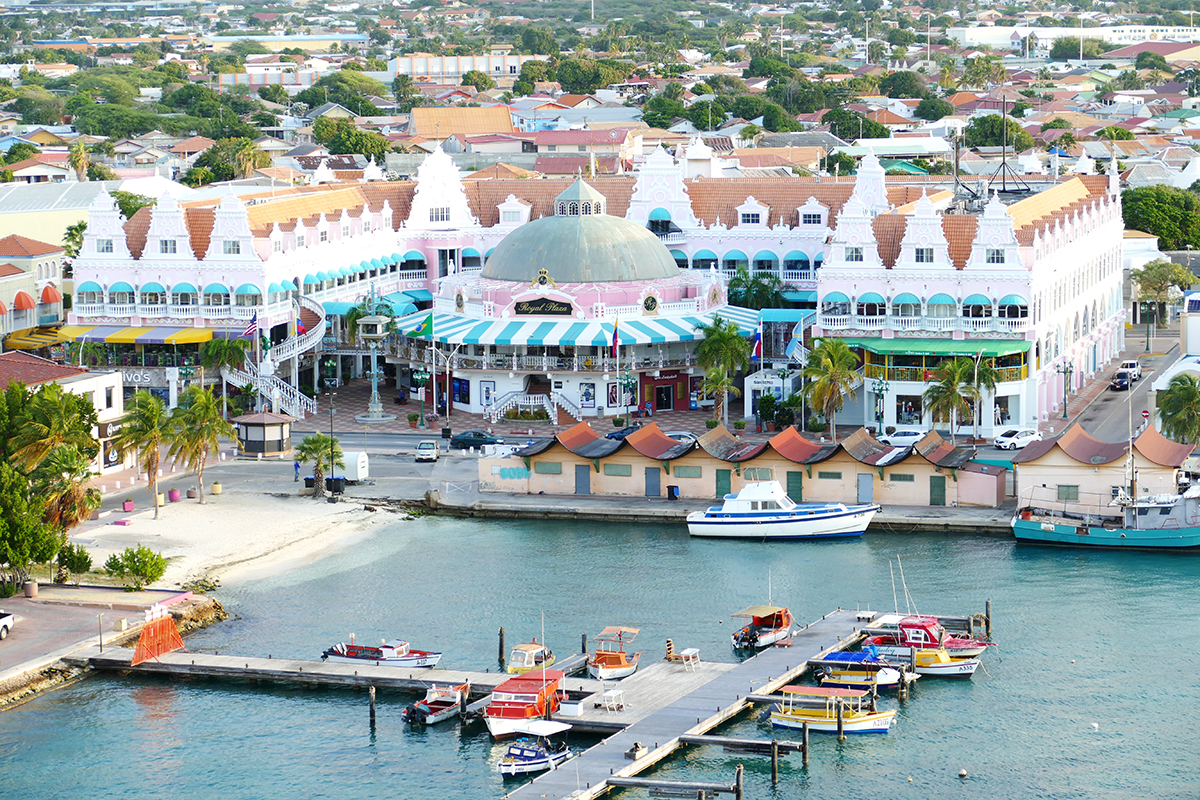 Celebre o carnaval em grande estilo na ilha caribenha de Aruba
